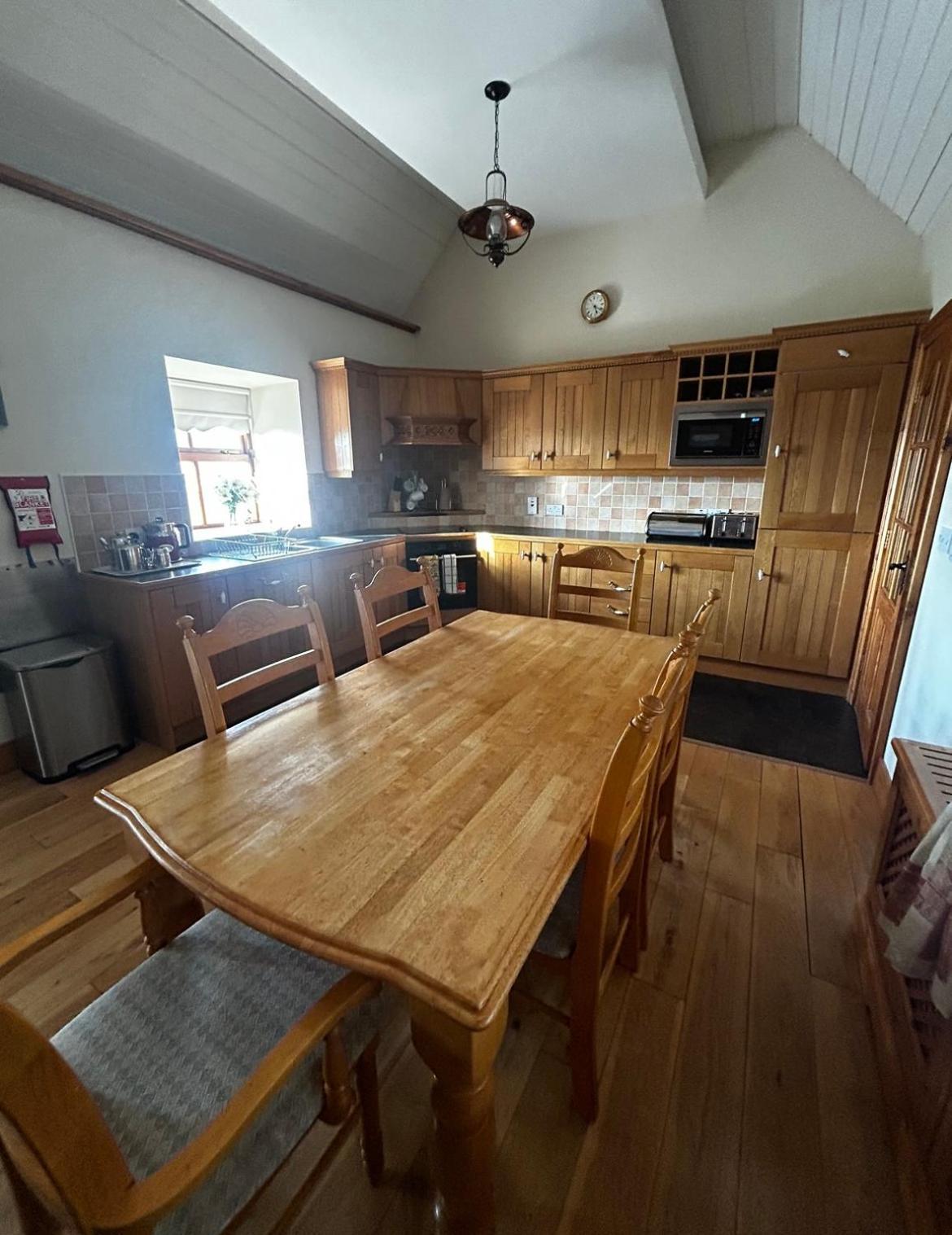 Yewwood Cottage Ньюрі Екстер'єр фото